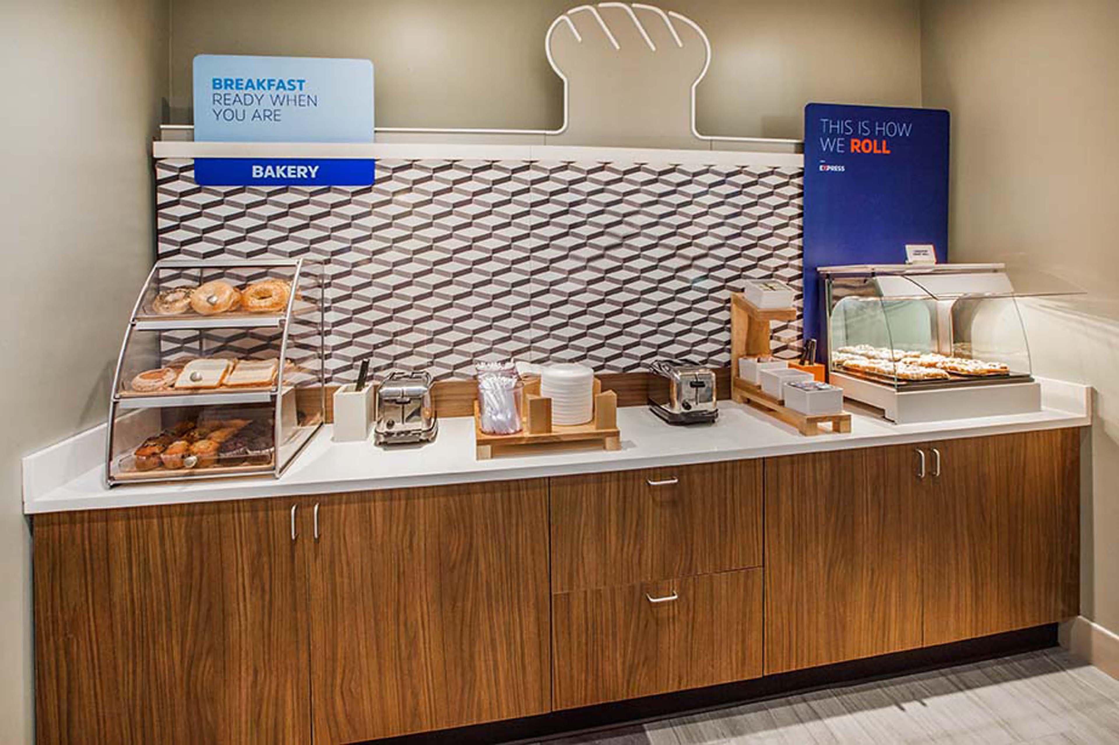 Holiday Inn Express Hotel & Suites Lexington By Ihg Eksteriør billede